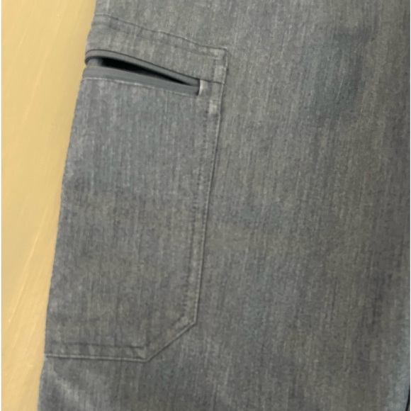 Figs scrub bottoms - Picture 3 of 4